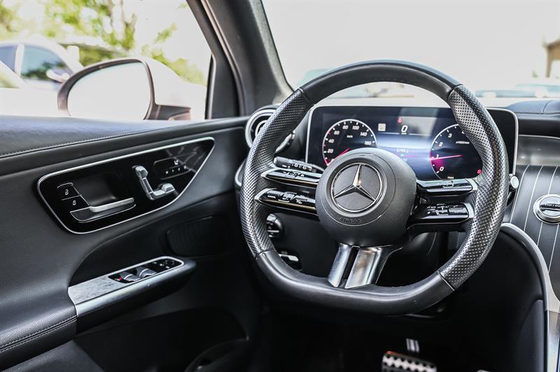mercedes-benz GLC300 2023 - 28