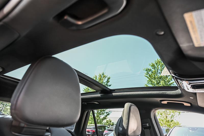 mercedes-benz GLC300 2023 - 32