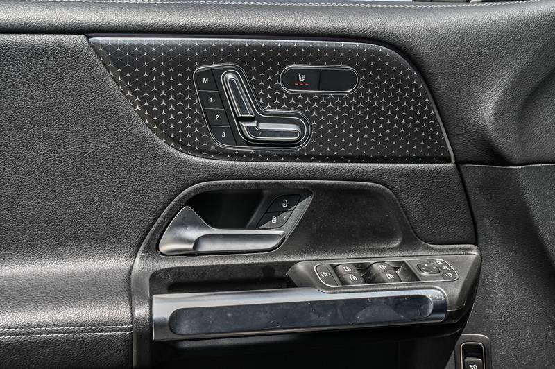 mercedes-benz GLB250 2025 - 11