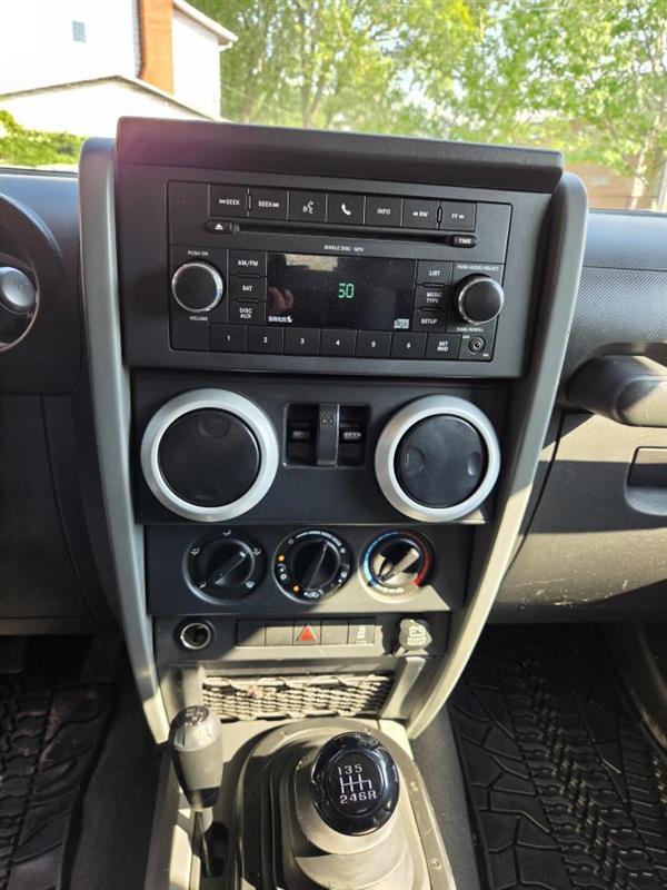 jeep Wrangler 2010 - 16
