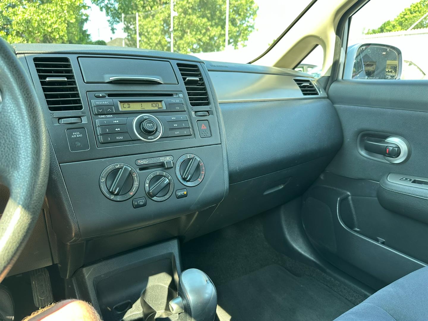 nissan Versa 2009 - 11
