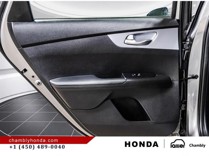 kia Forte 2023 - 12