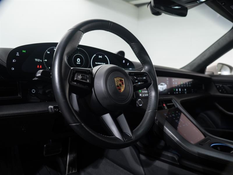 porsche Taycan 2023 - 26
