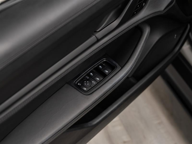 porsche Taycan 2023 - 27