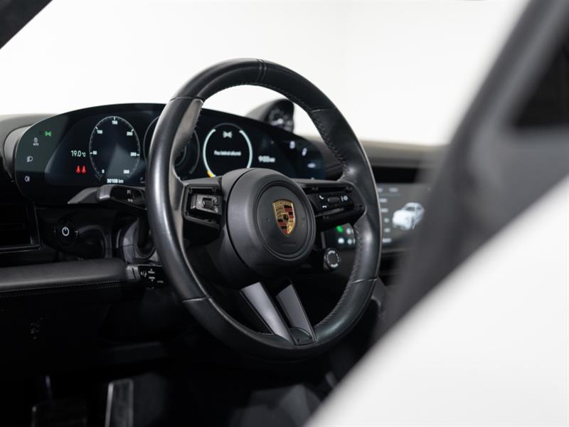 porsche Taycan 2023 - 38