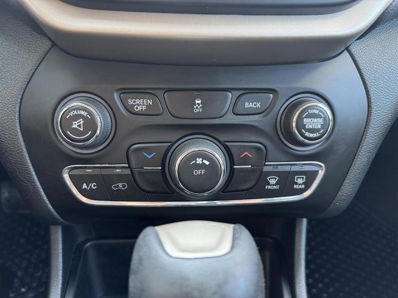jeep Cherokee 2015 - 17