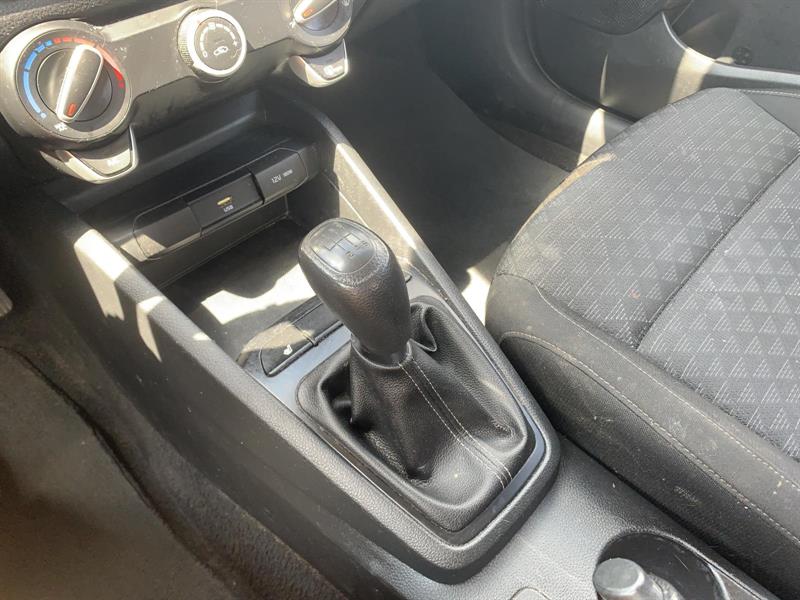 kia Rio 2021 - 21