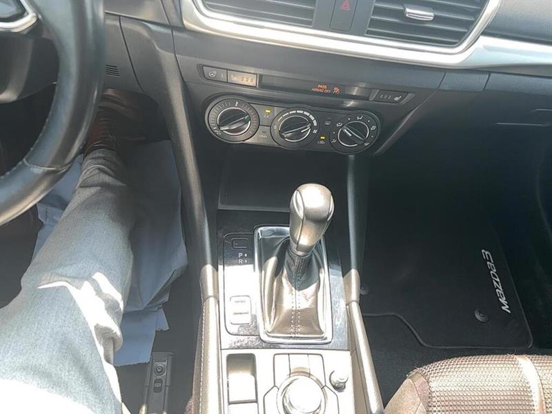 mazda Mazda3 2017 - 13