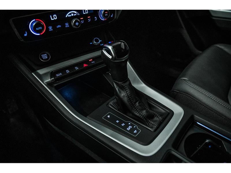 audi Q3 2021 - 24
