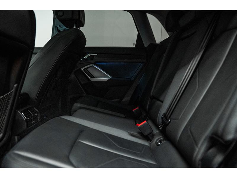 audi Q3 2021 - 25