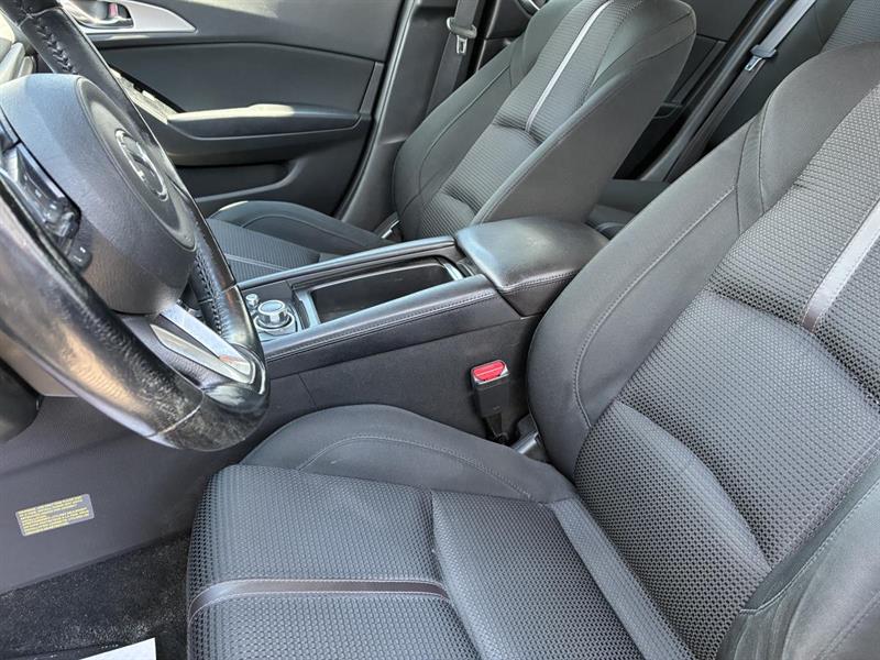 mazda Mazda3 2018 - 15
