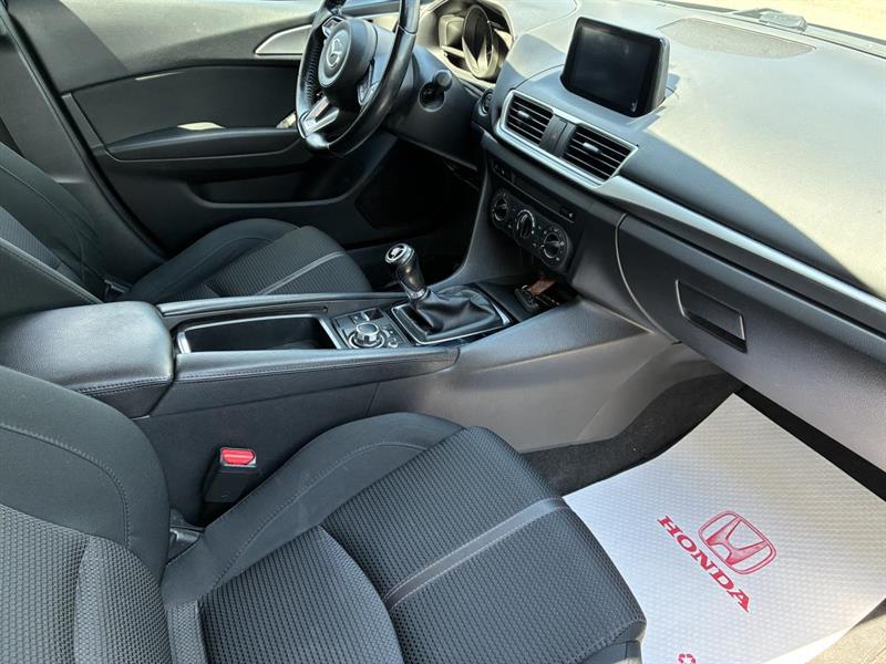 mazda Mazda3 2018 - 16