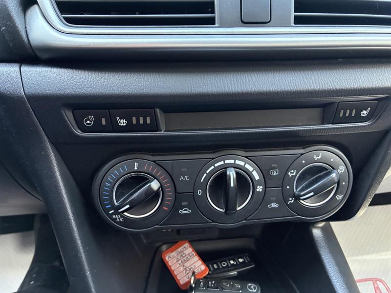 mazda Mazda3 2018 - 23