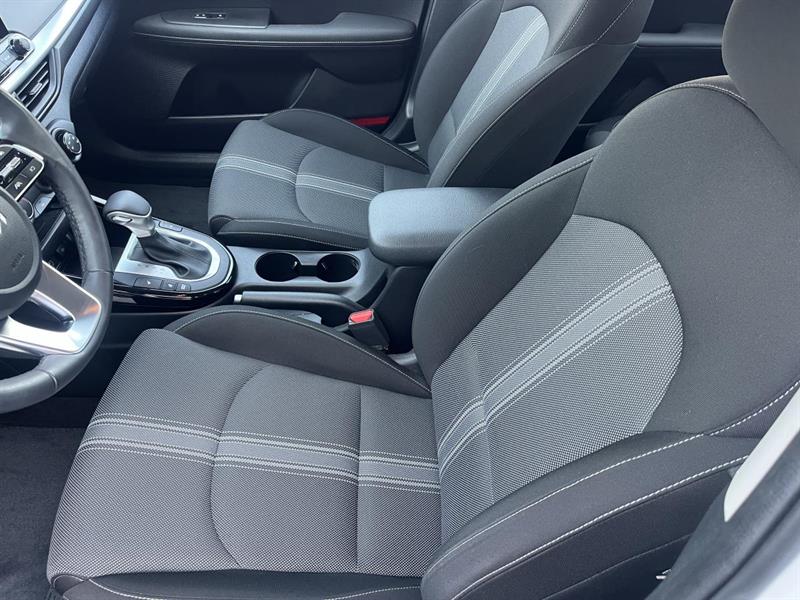kia Forte 2023 - 11