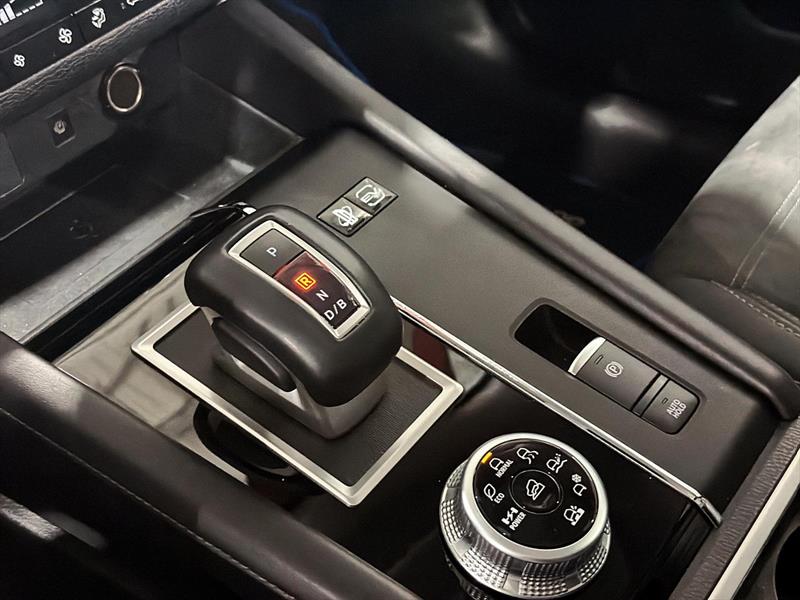 mitsubishi Outlander rechargeable 2025 - 18