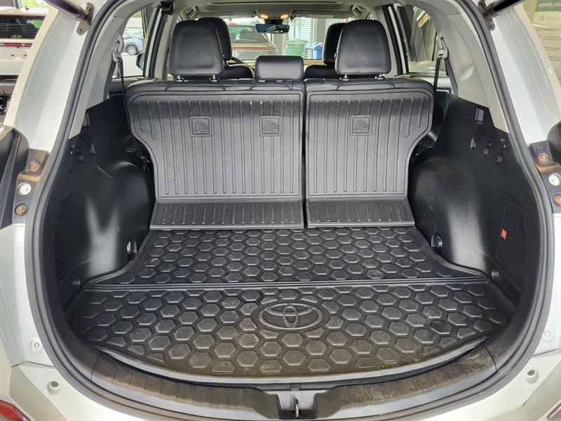 toyota RAV4 2018 - 17
