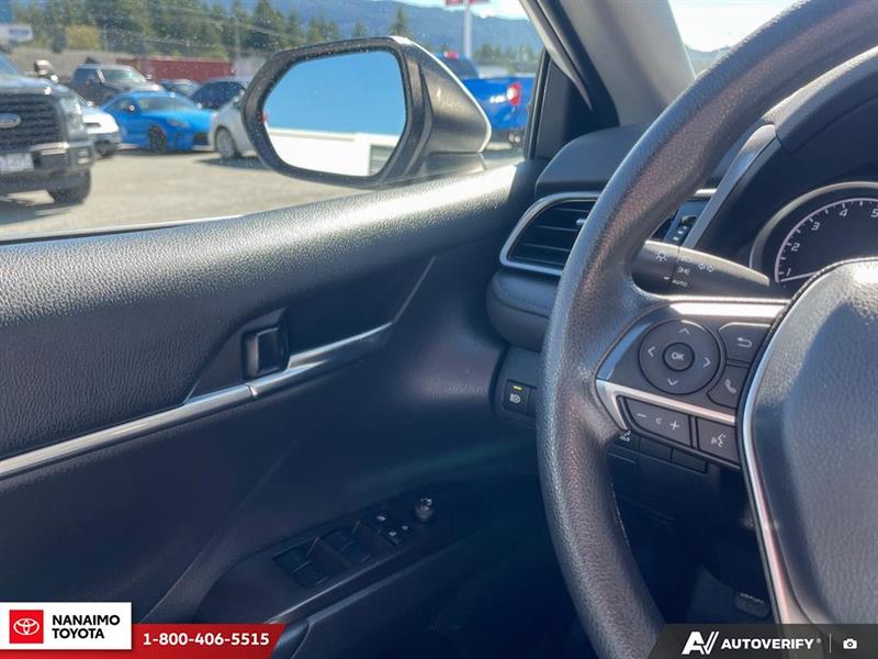 toyota Camry 2022 - 17