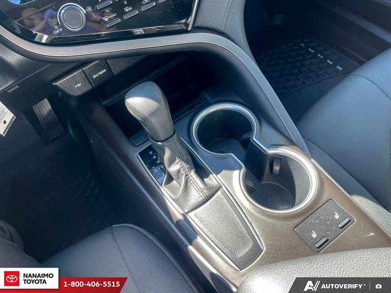 toyota Camry 2022 - 18