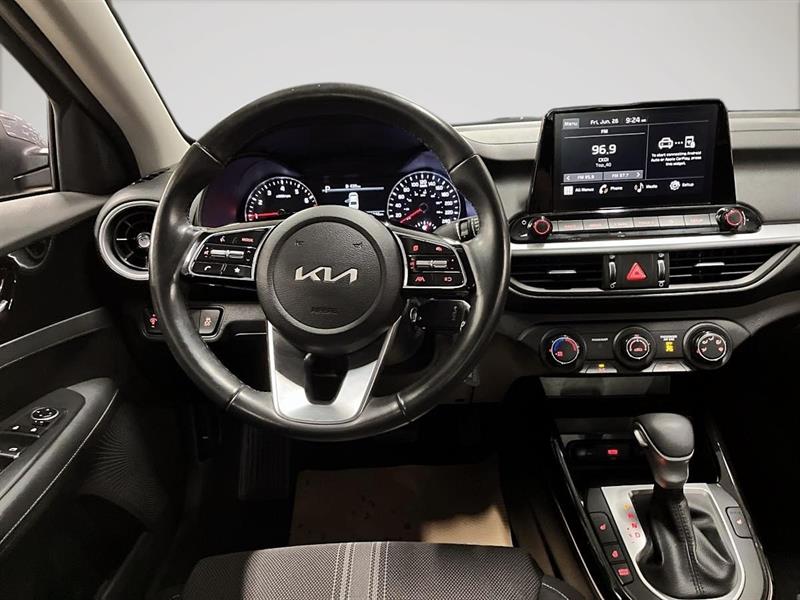 kia Forte 2023 - 14