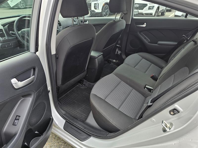 kia Forte 2018 - 9
