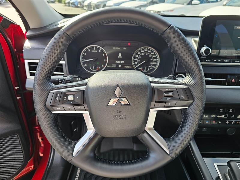 mitsubishi Outlander 2022 - 11