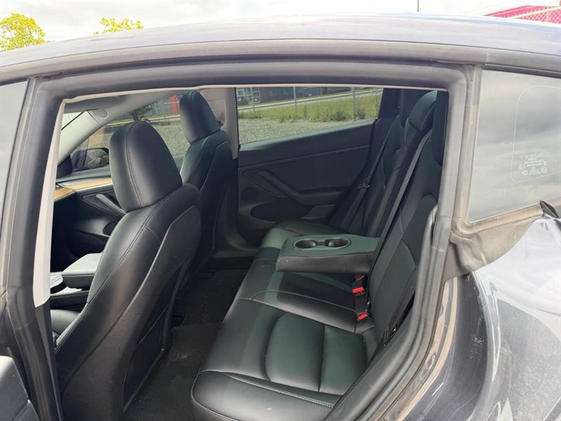 tesla Model 3 2023 - 10