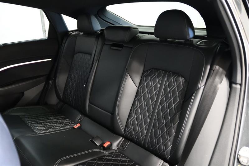 audi e-tron S Sportback 2022 - 16