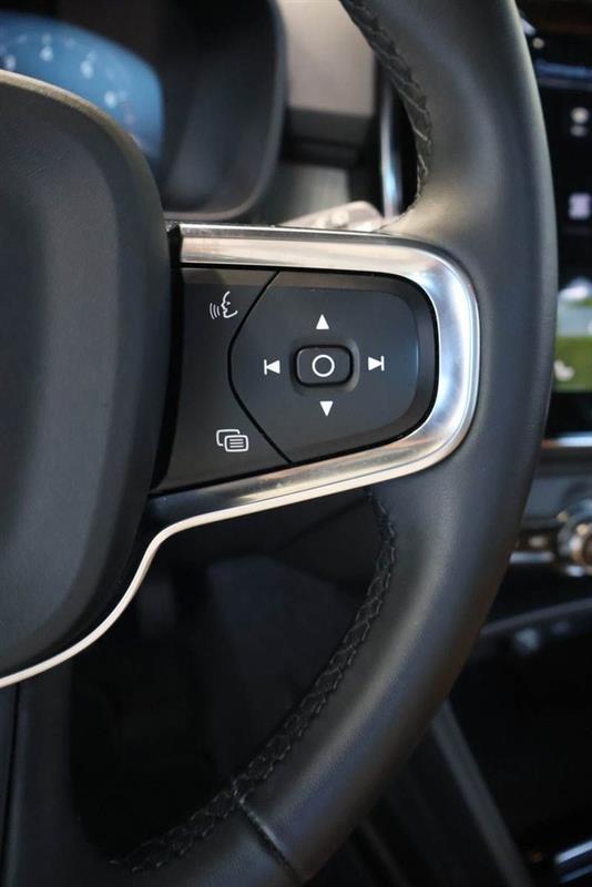 volvo XC40 2022 - 18