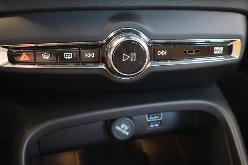 volvo XC40 2022 - 23