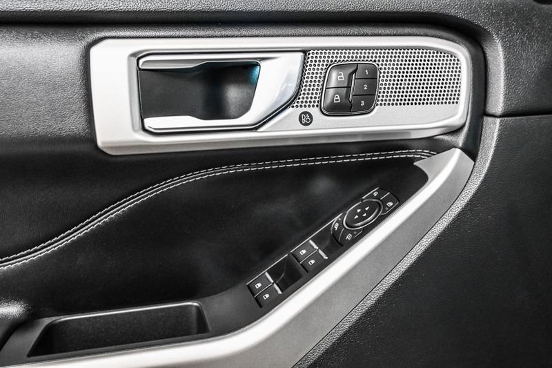 ford Explorer 2022 - 25