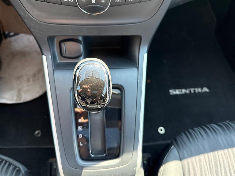 nissan Sentra 2018 - 14