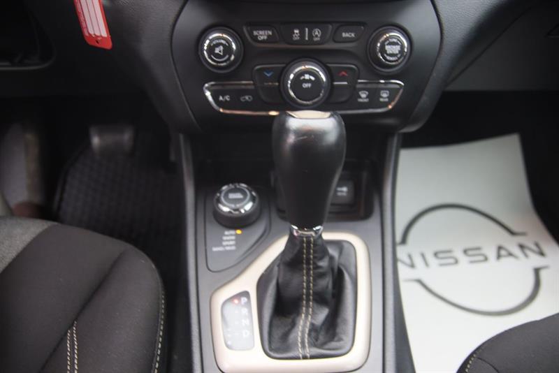 jeep Cherokee 2015 - 13