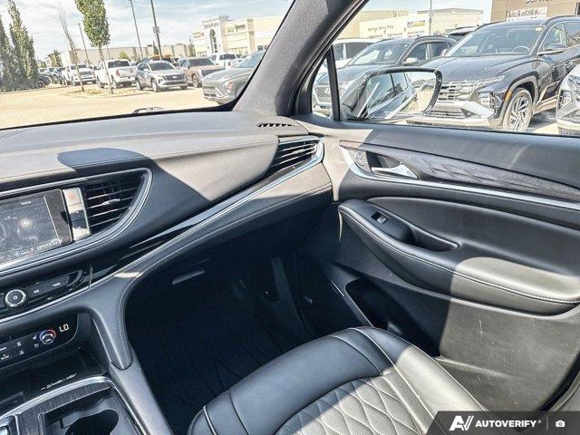buick Enclave 2023 - 11