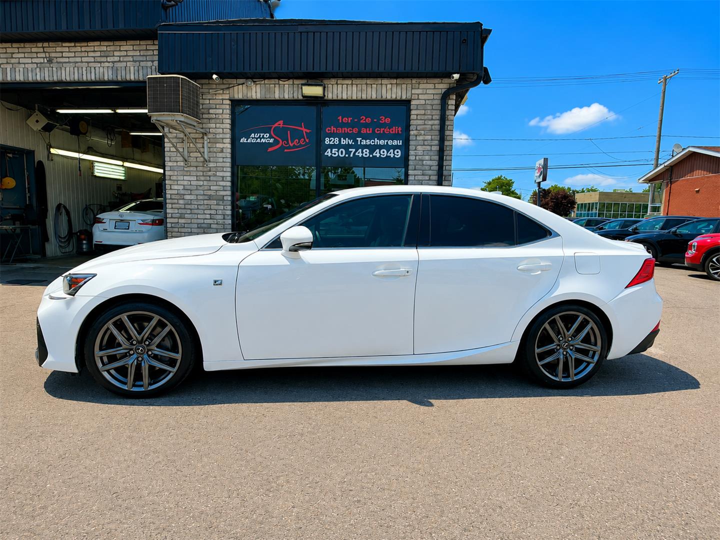 lexus IS 2018 - 11