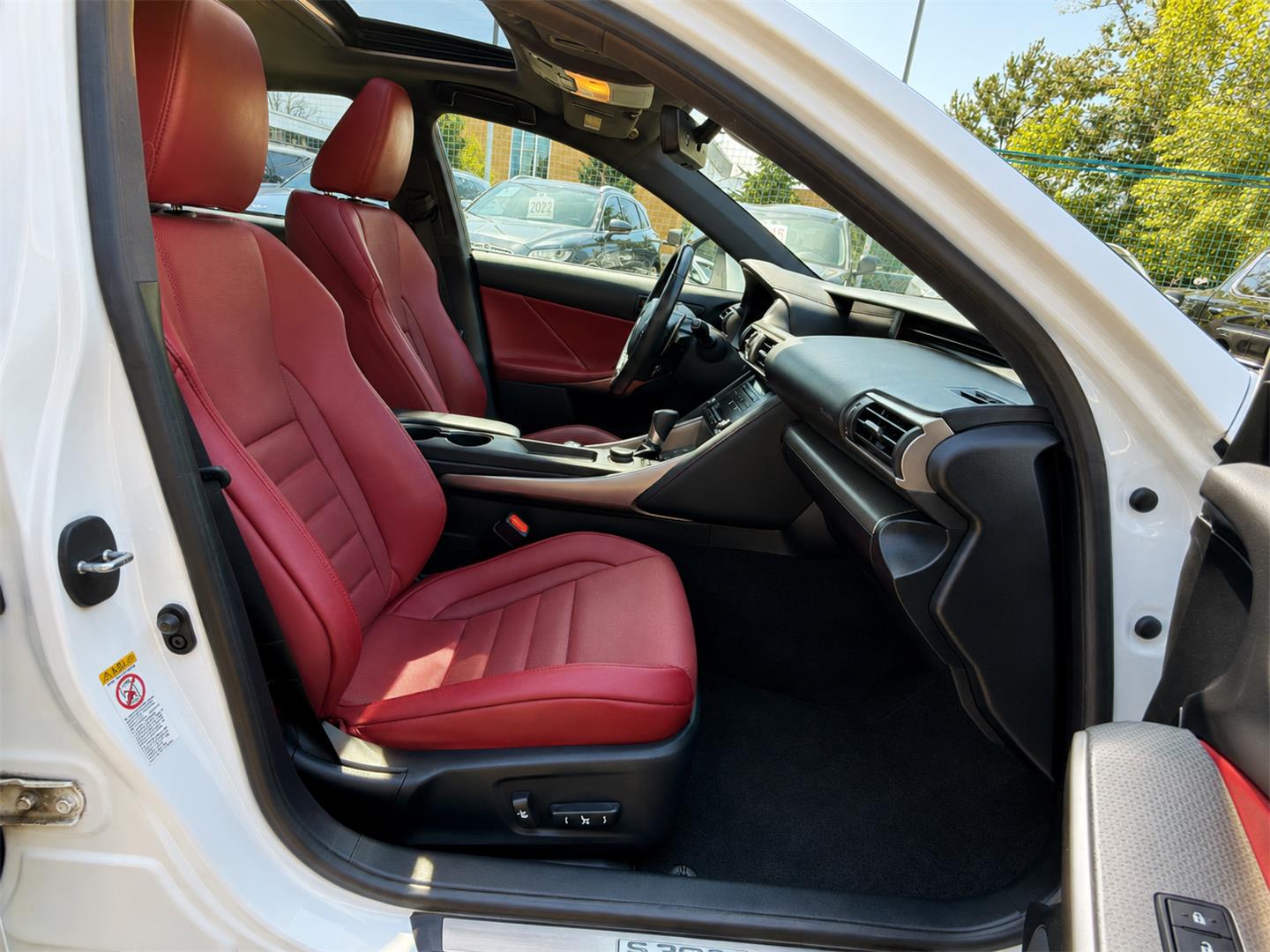 lexus IS 2018 - 25