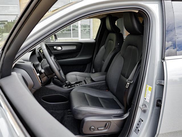 volvo XC40 2025 - 16