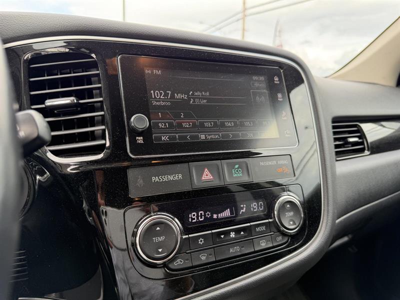 mitsubishi Outlander 2018 - 16