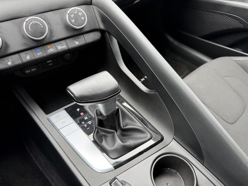 hyundai Elantra 2022 - 17