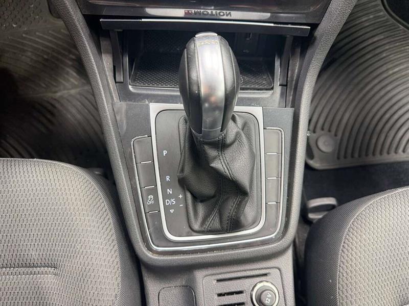 volkswagen Golf 2018 - 24