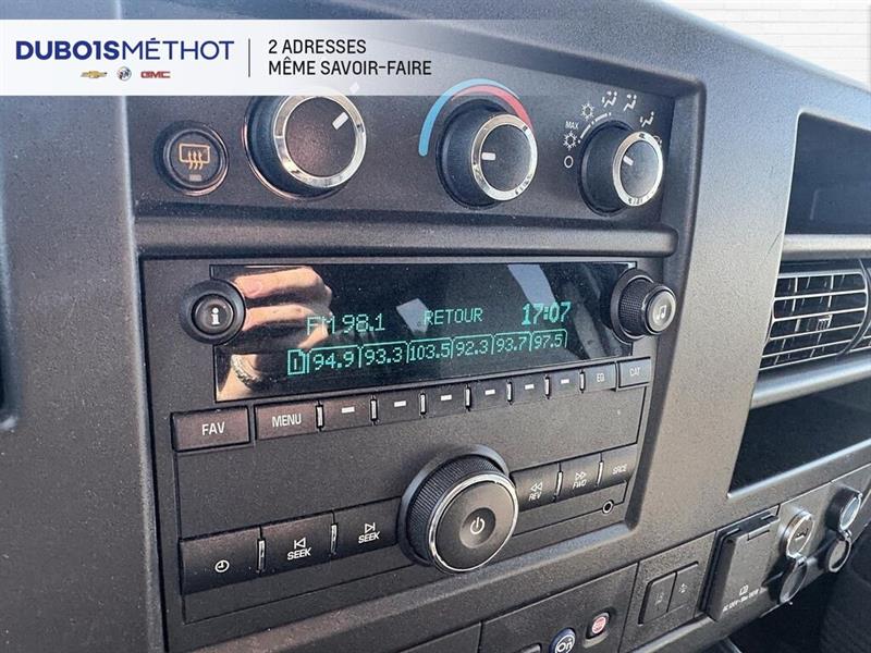 chevrolet Express Passenger 2020 - 24