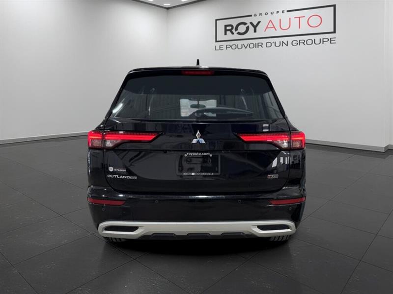 mitsubishi Outlander 2022 - 4