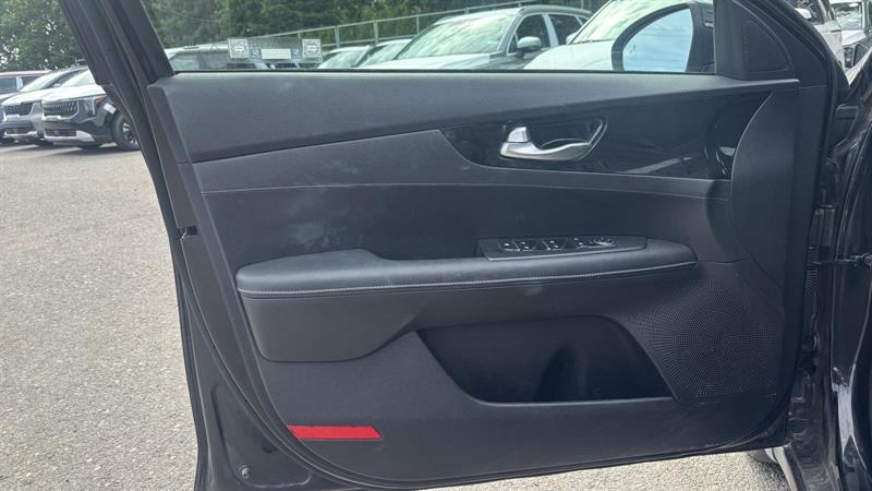 kia Forte 2023 - 10