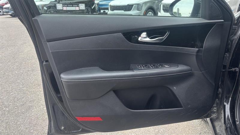 kia Forte 2021 - 8