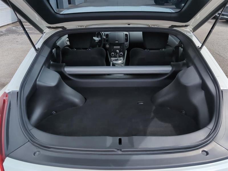 nissan 370Z 2019 - 9