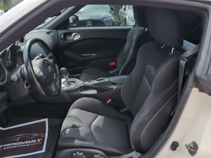 nissan 370Z 2019 - 14