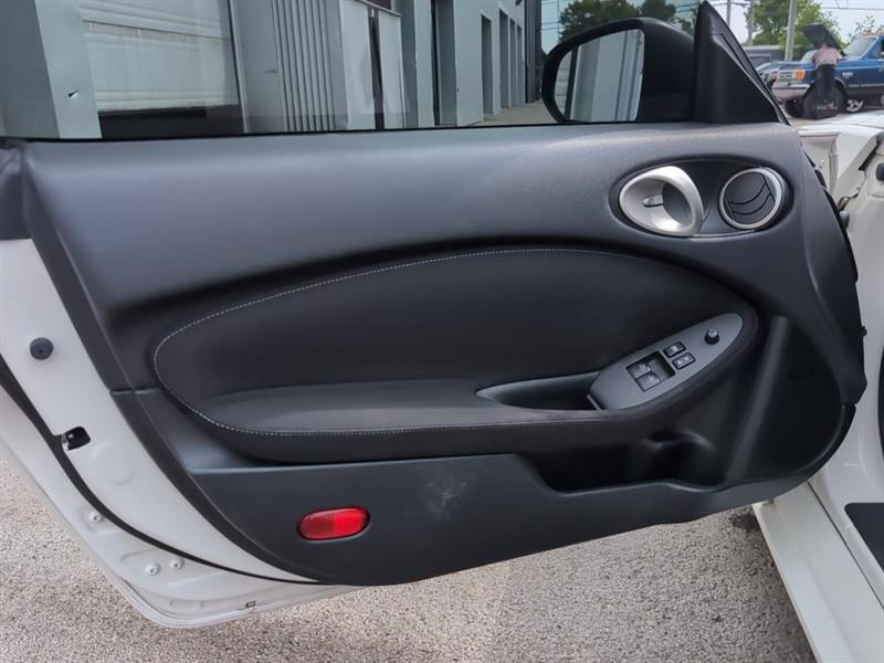 nissan 370Z 2019 - 18