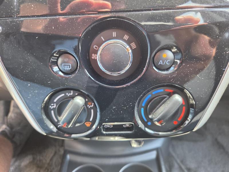 nissan Versa Note 2015 - 21