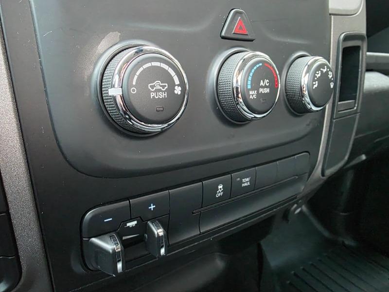 ram 1500 Classic 2021 - 32