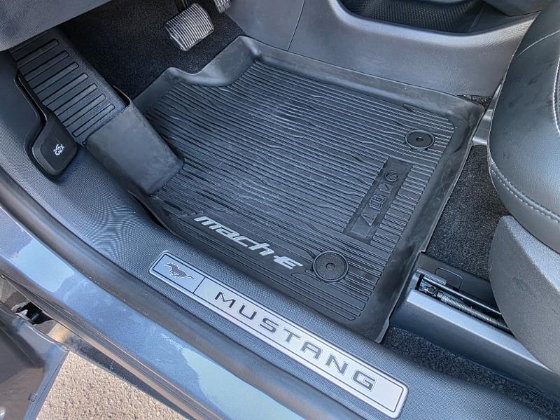 ford Mustang Mach-E 2023 - 18