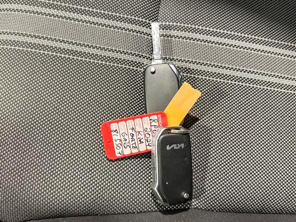 kia Forte 2024 - 27